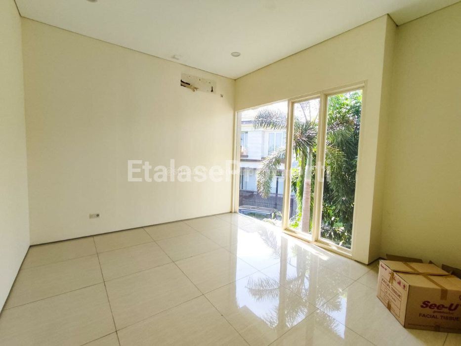 Foto properti Dijual Rumah Graha Famili Surabaya Barat 6