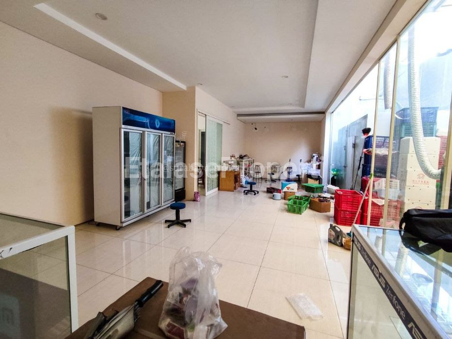 Foto properti Dijual Rumah Graha Famili Surabaya Barat 7