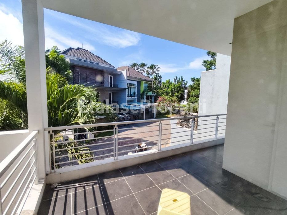 Foto properti Dijual Rumah Graha Famili Surabaya Barat 10