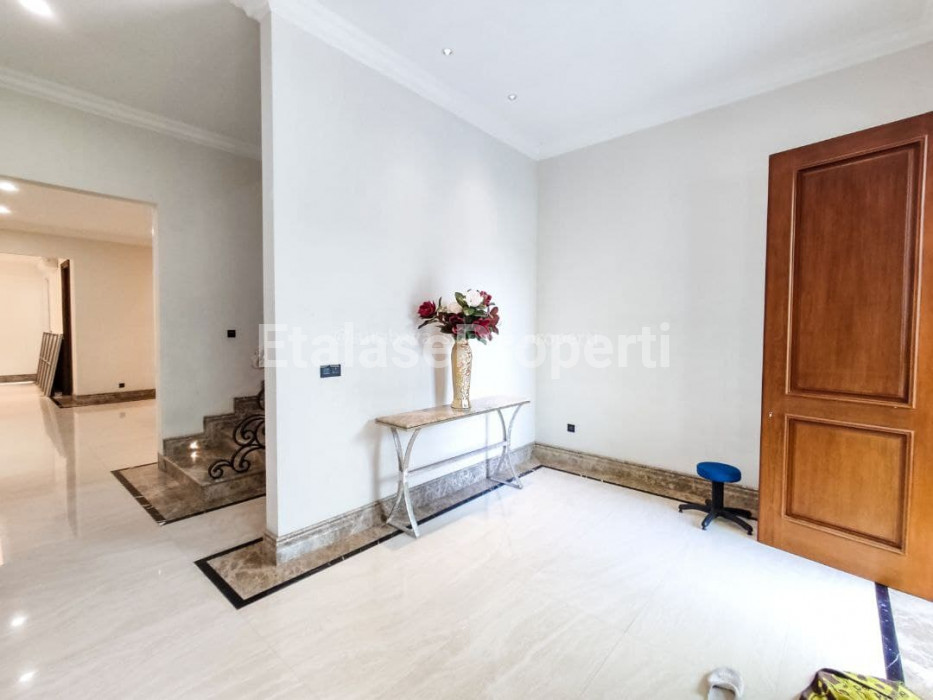 Foto properti FOR SALE PRIVATE CLUSTER! Rumah Baru Minimalis Graha Famili Surabaya Barat 2