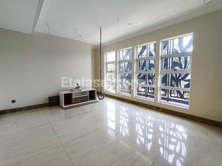 Foto properti FOR SALE PRIVATE CLUSTER! Rumah Baru Minimalis Graha Famili Surabaya Barat 9