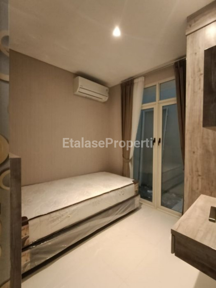 Foto properti Disewakan Cepat Rumah Baru Gres Suvadiva Pakuwon City 3