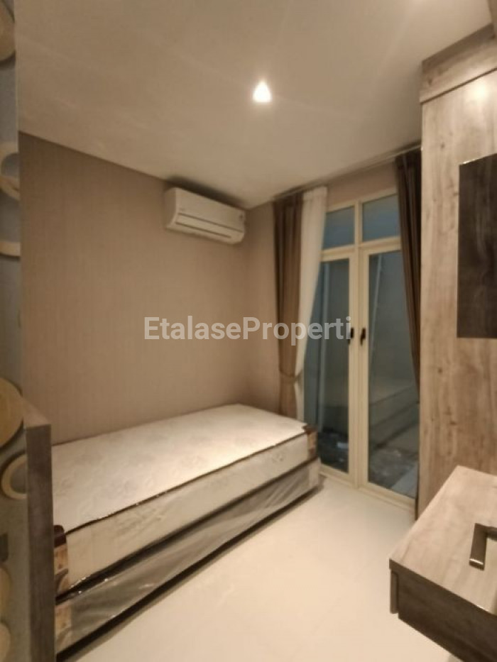 Foto properti Disewakan Cepat Rumah Baru Gres Suvadiva Pakuwon City 8