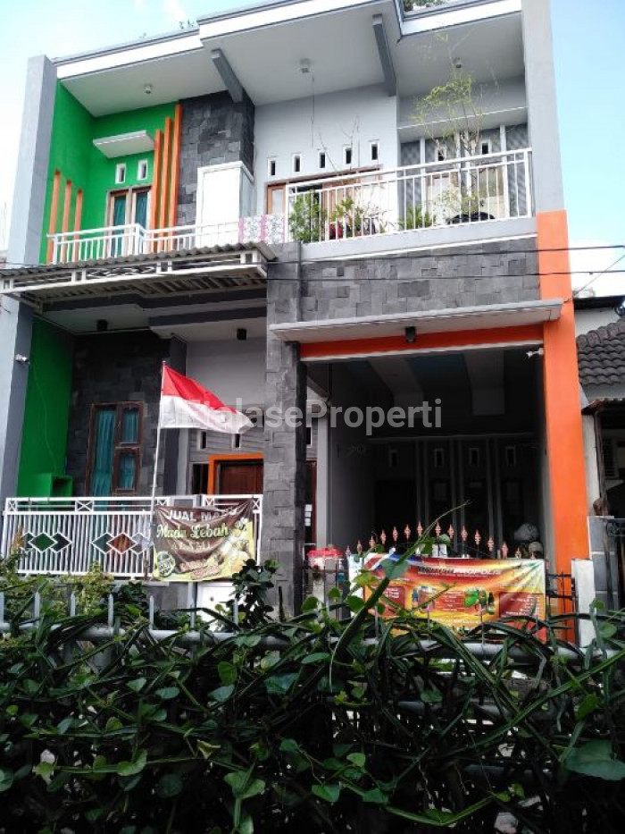 Foto properti Di Jual Cepat Rumah 3 Lantai Siap Huni Di Wiyung Indah 2