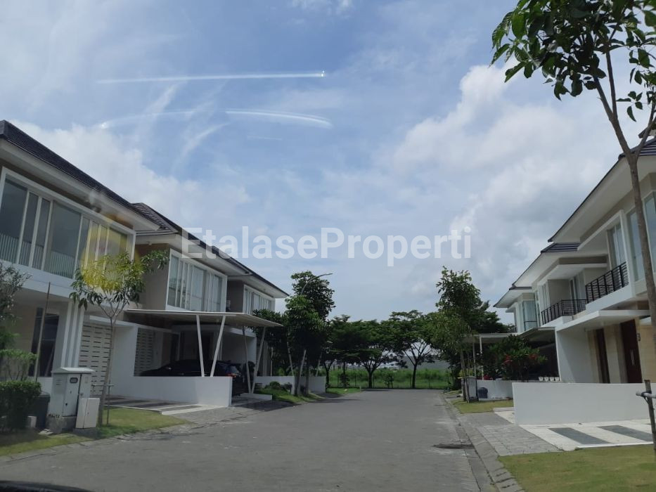 Foto properti Rumah Dijual Di GreenLake 2