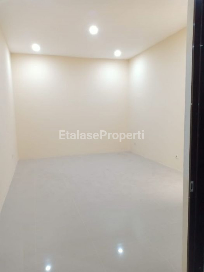 Foto properti Rumah Bukit Palma Minimalis Gres Blok D Surabaya Barat 2