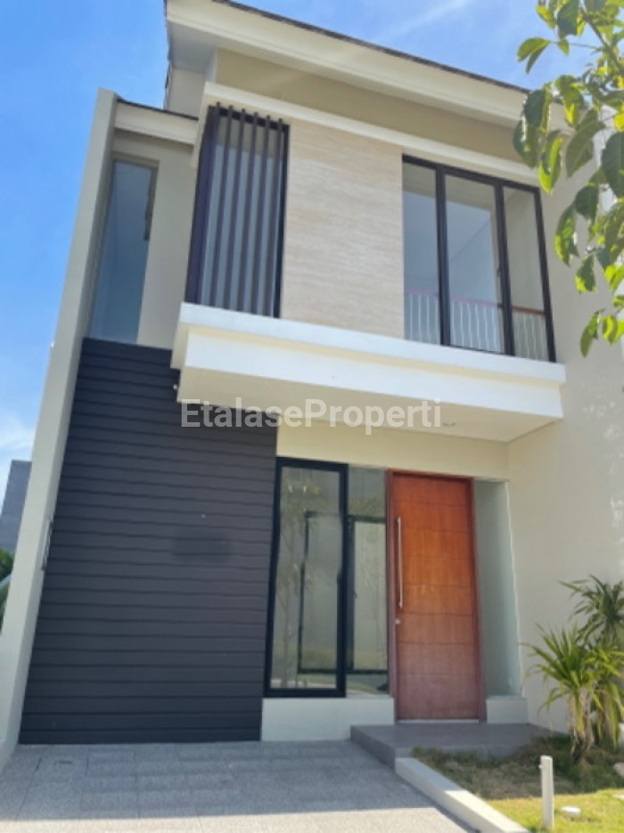 Foto properti Baru Gress! Disewakan Rumah Northwest Lake NWL Onega Citraland Surabaya 1