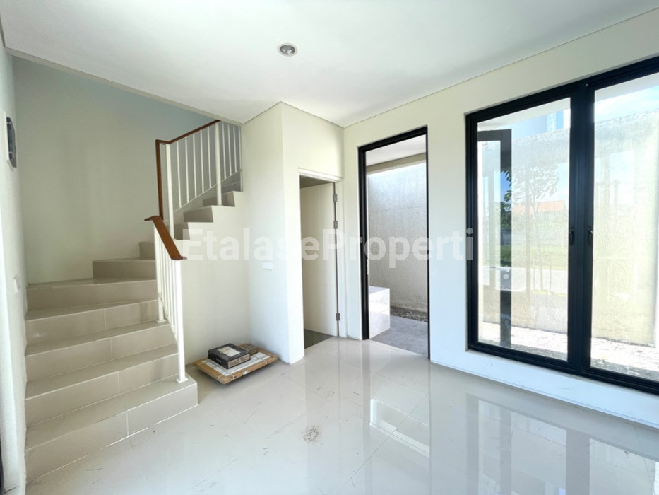 Foto properti Baru Gress! Disewakan Rumah Northwest Lake NWL Onega Citraland Surabaya 2