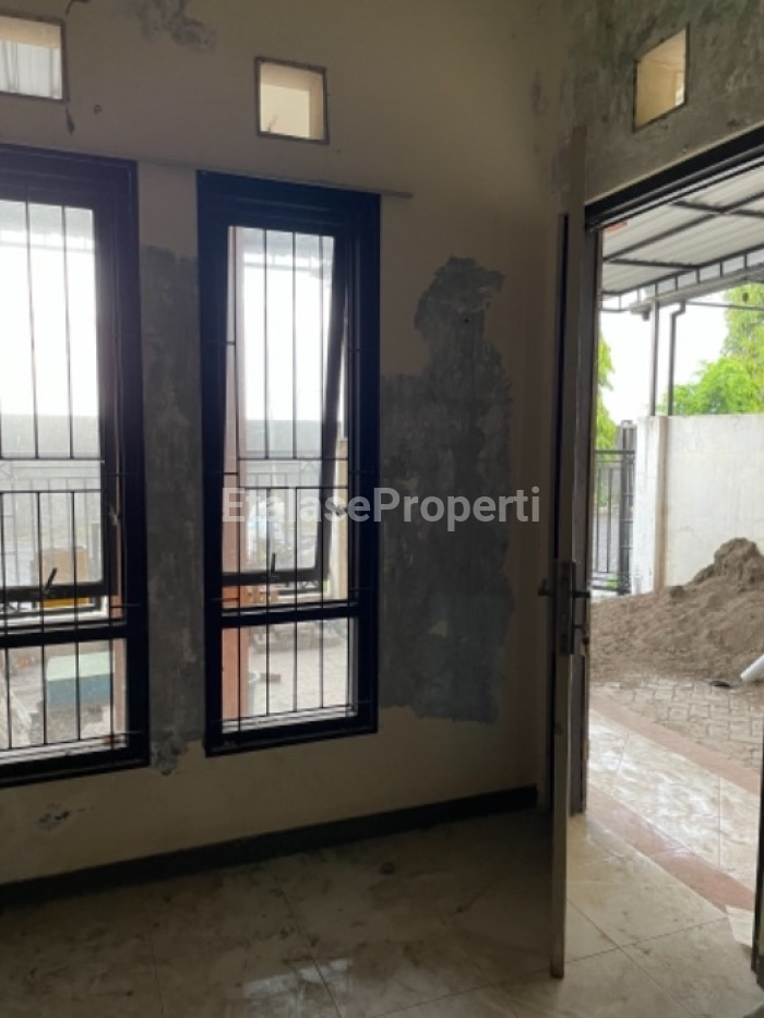 Foto properti Dijual Rumah Dian Regency Tropodo 4