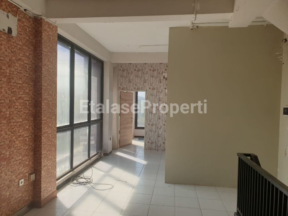 Foto properti Ruko Manyar Jaya Hook Jalan Ramai Cocok Untuk Segala 2