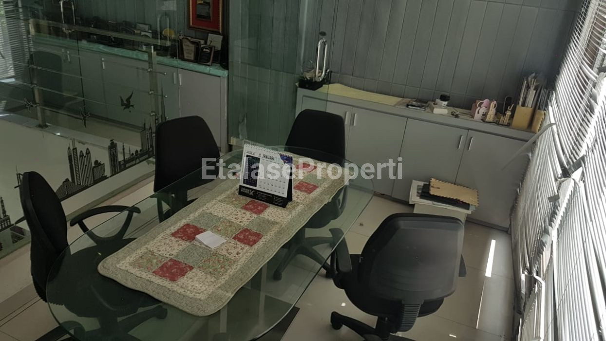 Foto properti Ruko 4,5 Lantai Siap Huni Di Komp. Ruko Wonokitri Indah Surabaya Barat 3