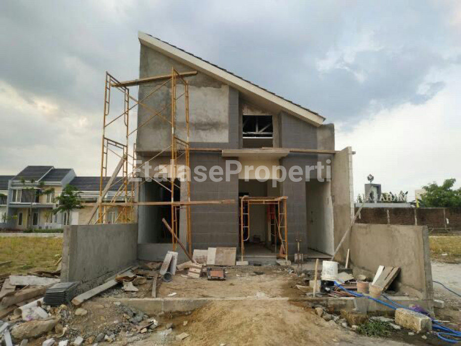 Foto properti Oper Kredit Rumah Baru Maharaja Residence 6x12 Menganti Surabaya 1