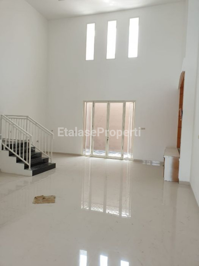 Foto properti FOR SALE  RUMAH MODERN MINIMALIS BARU GRESsss Jalan Sutorejo  Tengah Surabaya Timur 3