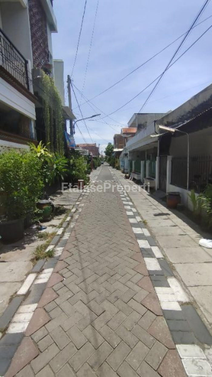 Foto properti Rumah Terawat Siap Huni, Bangunan 2 Lantai Di Kapas Gading Madya 2