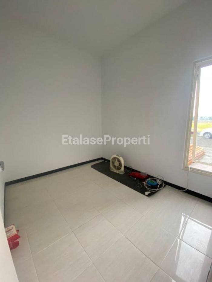 Foto properti Dijual Rumah Baru Gress & Strategis - Permata Green Menganti Regency 5