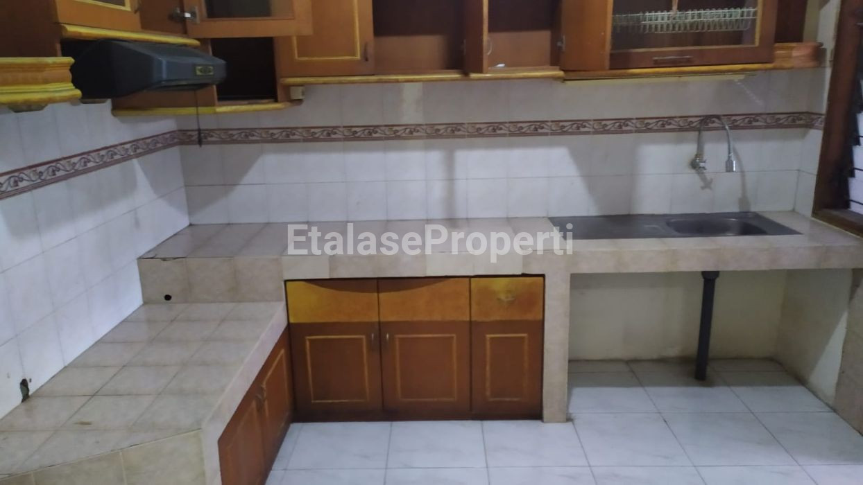 Foto properti Disewakan Rumah  Surabaya Timur Dekat Pusat Keramaian - Manyar Kartika 2