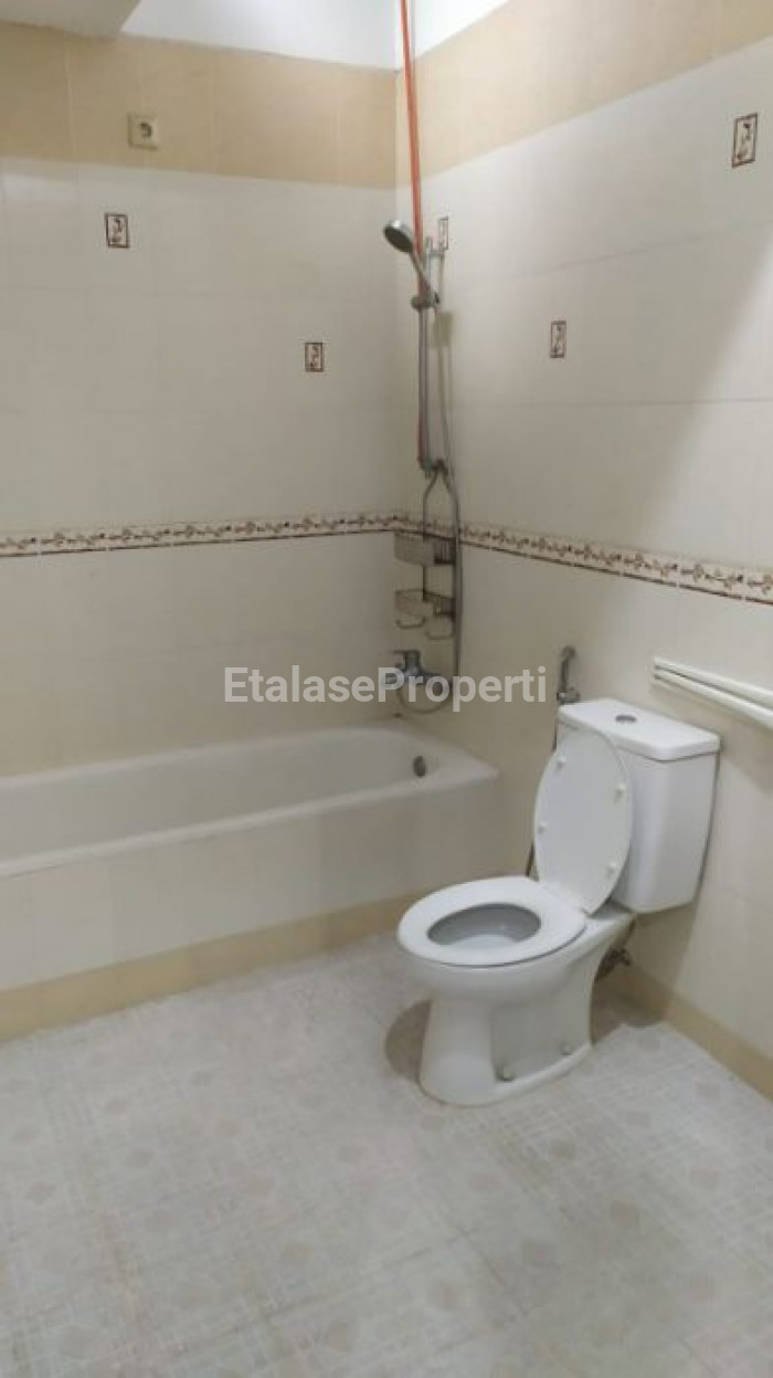 Foto properti Disewakan Rumah  Surabaya Timur Dekat Pusat Keramaian - Manyar Kartika 4