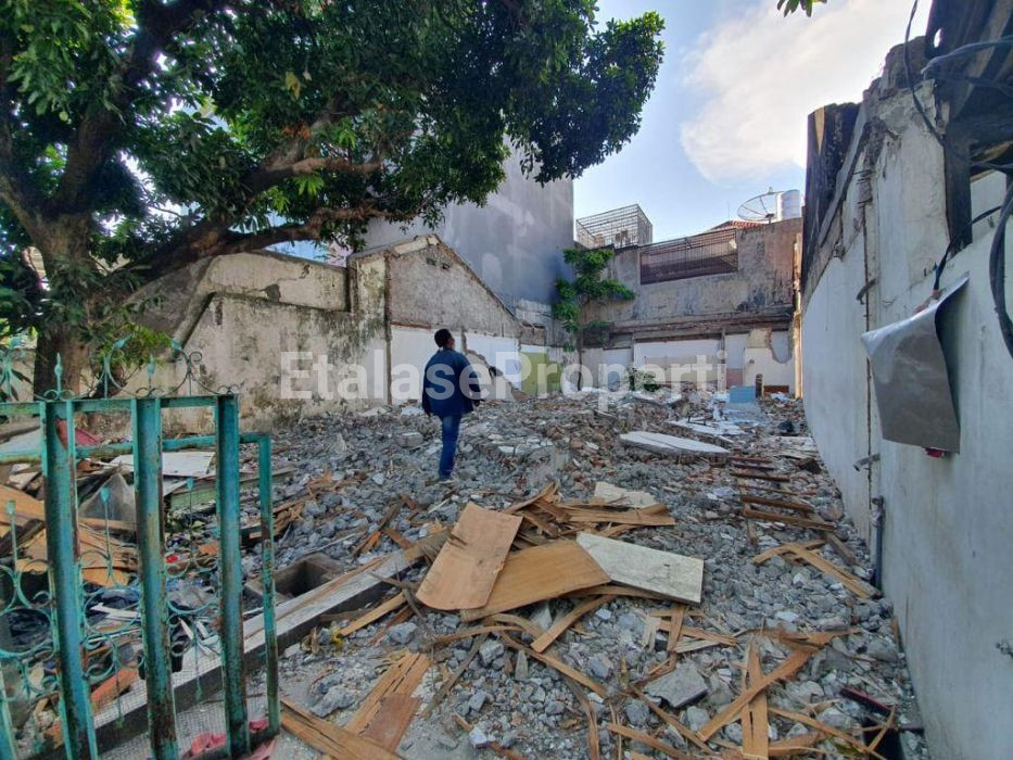 Foto properti Dijual Tanah Bekas Rumah Di Second Road Manyar Kertoadi 1