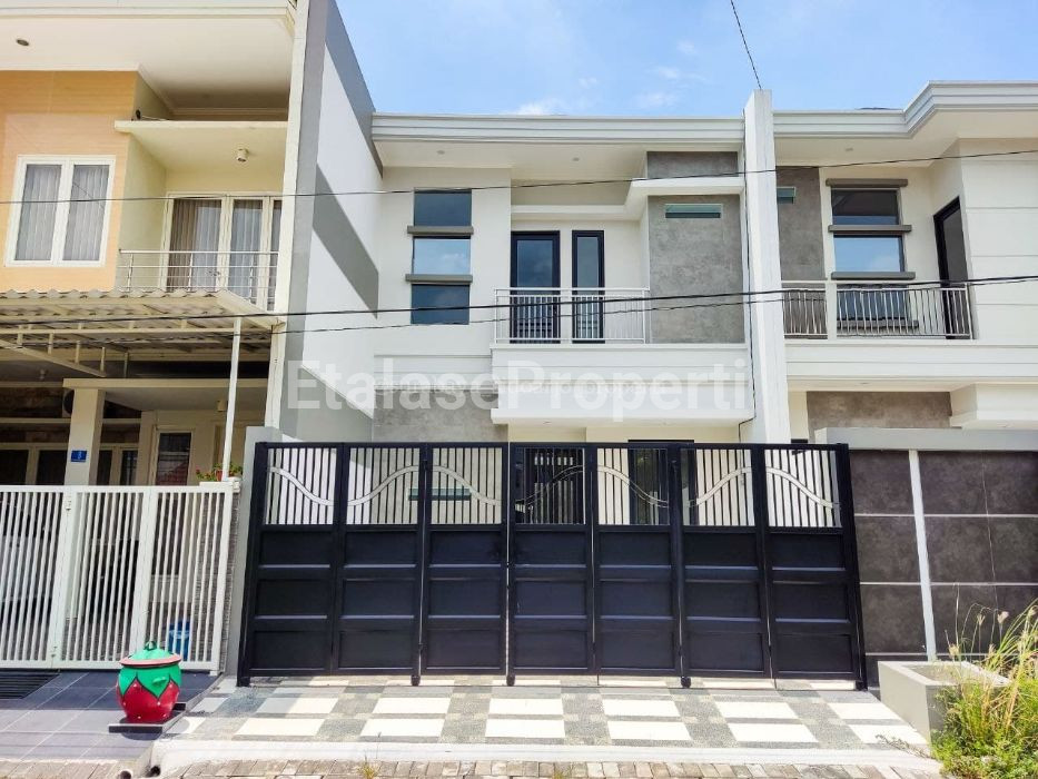Foto properti Dijual Rumah Baru Sutorejo Surabaya Timur Dekat Mulyosari 1