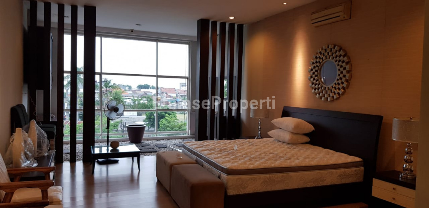 Foto properti Dijual Ruko Bukit Darmo Golf 1