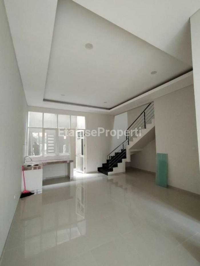 Foto properti Rumah Modern Baru Manyar Indah Tipe A Surabaya Timur Pusat Kota 3