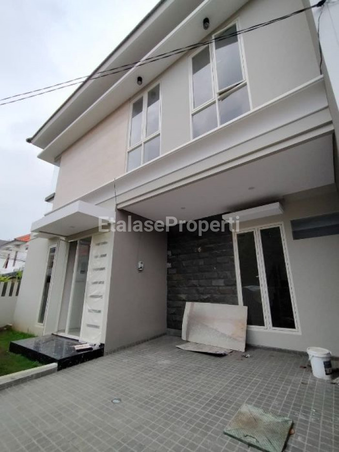 Foto properti Rumah Modern Baru Manyar Indah Tipe Hook Surabaya Timur Pusat Kota 3