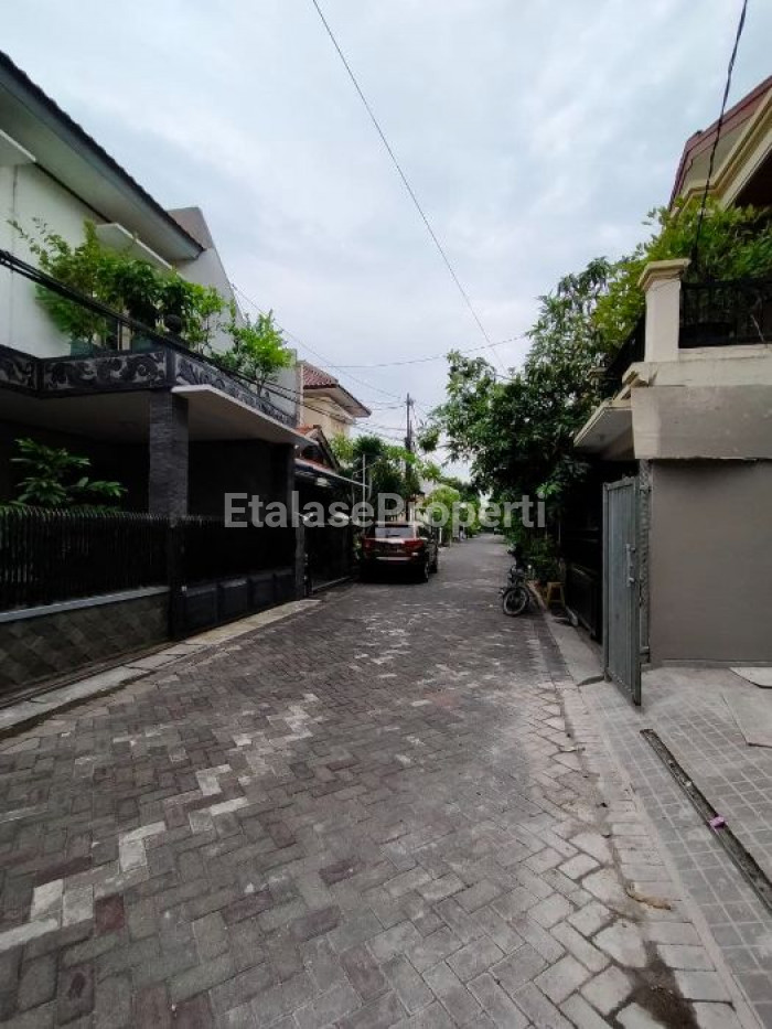 Foto properti Rumah Modern Baru Manyar Indah Tipe C Surabaya Timur Pusat Kota 8