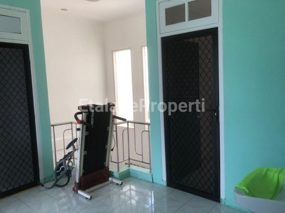 Foto properti Rumah Dijual Rumah Sejuk & Minimalis Di Babatan Pantai,  Surabaya Timur 9
