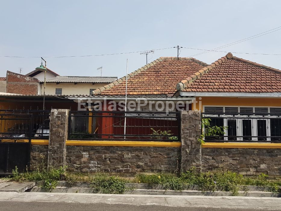 Foto properti Dijual Murah Rumah Lokasi Strategis Dekat Pusat Perdagangan Grosir 1