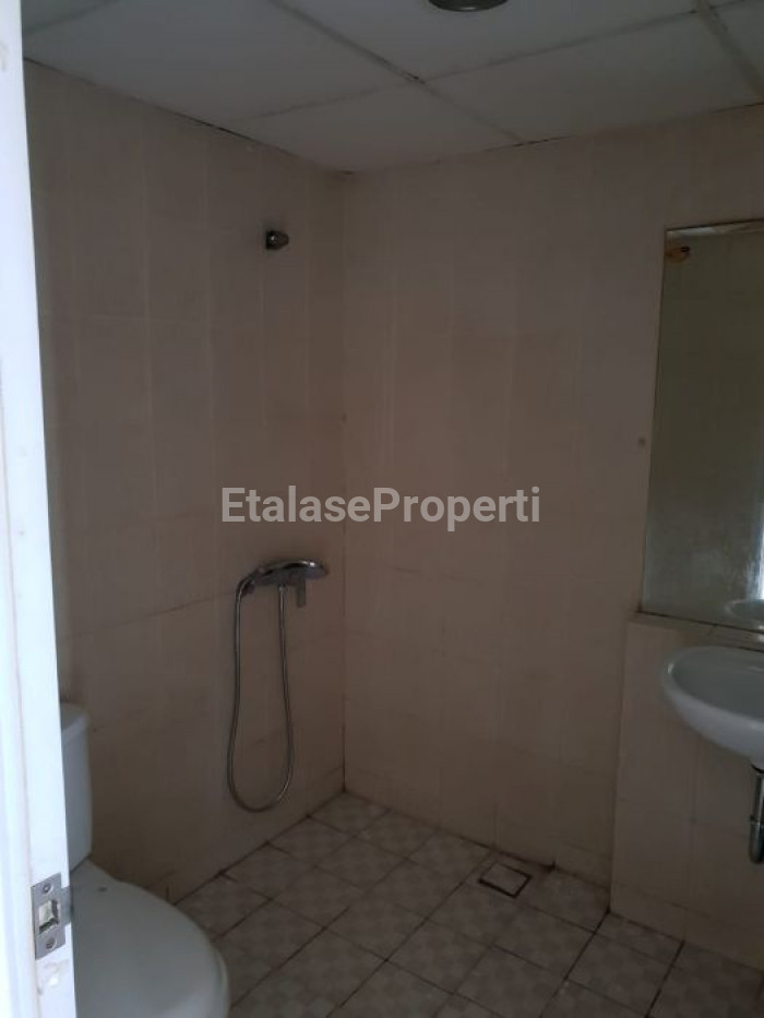 Foto properti Dijual Studio Apartemen UC Tower Berkeley Surabaya Barat 3