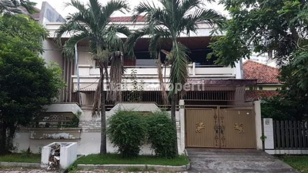 Foto properti Dijual Rumah Tengah Kota 2 Lantai, Sangat Strategis 1