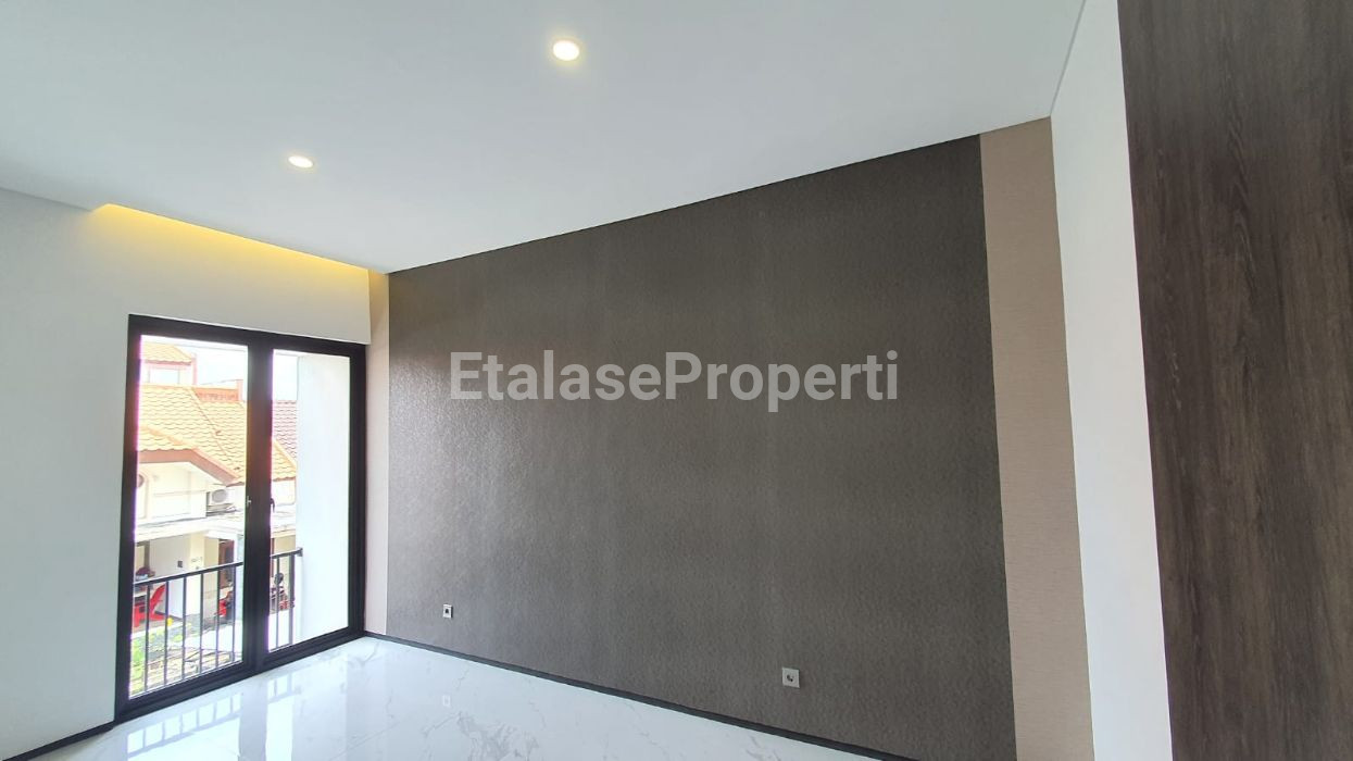 Foto properti Dijual Rumah Baru Taman Gapura Citraland 3