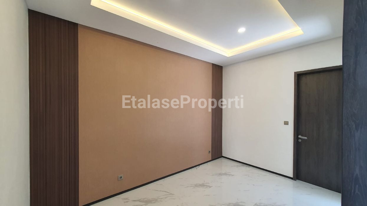 Foto properti Dijual Rumah Baru Taman Gapura Citraland 7