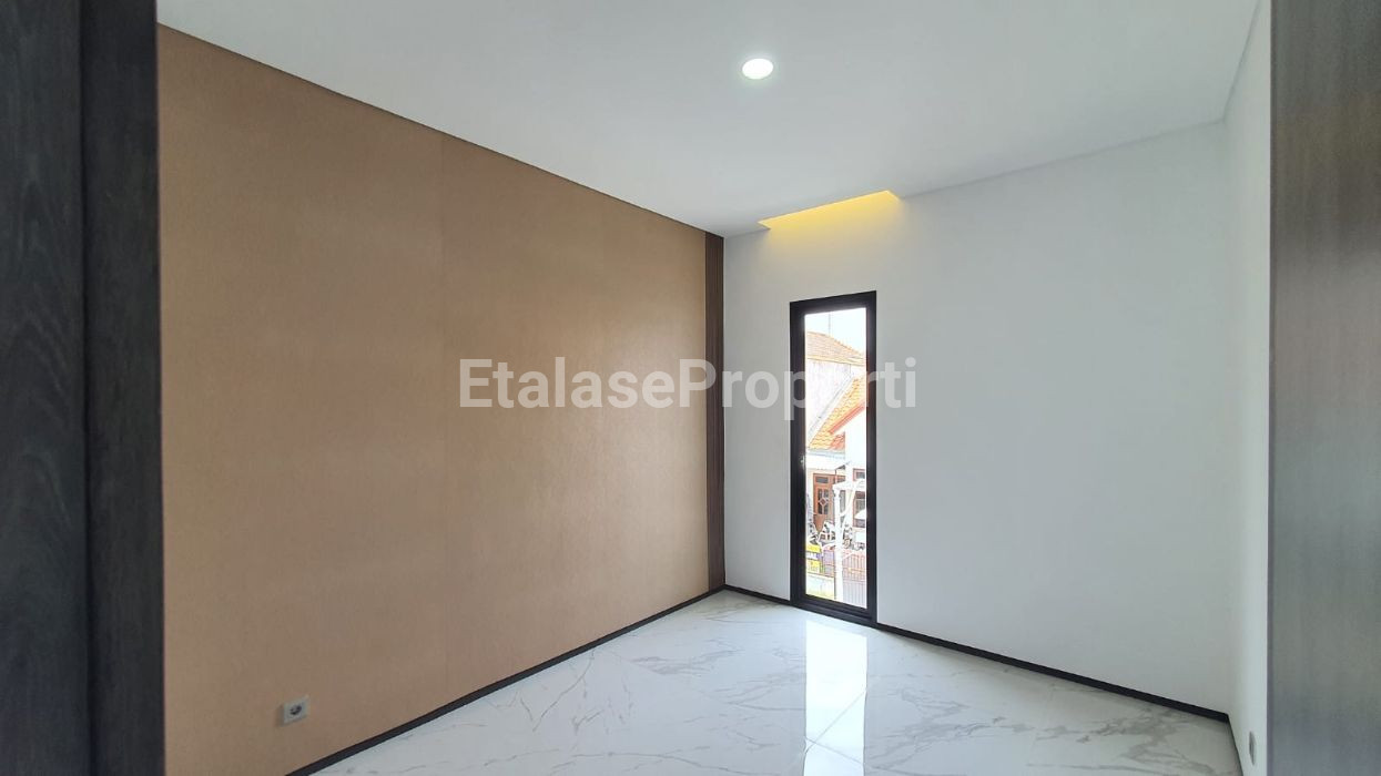Foto properti Dijual Rumah Baru Taman Gapura Citraland 8