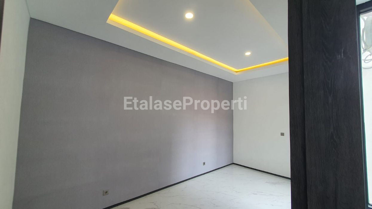 Foto properti Dijual Rumah Baru Taman Gapura Citraland 9