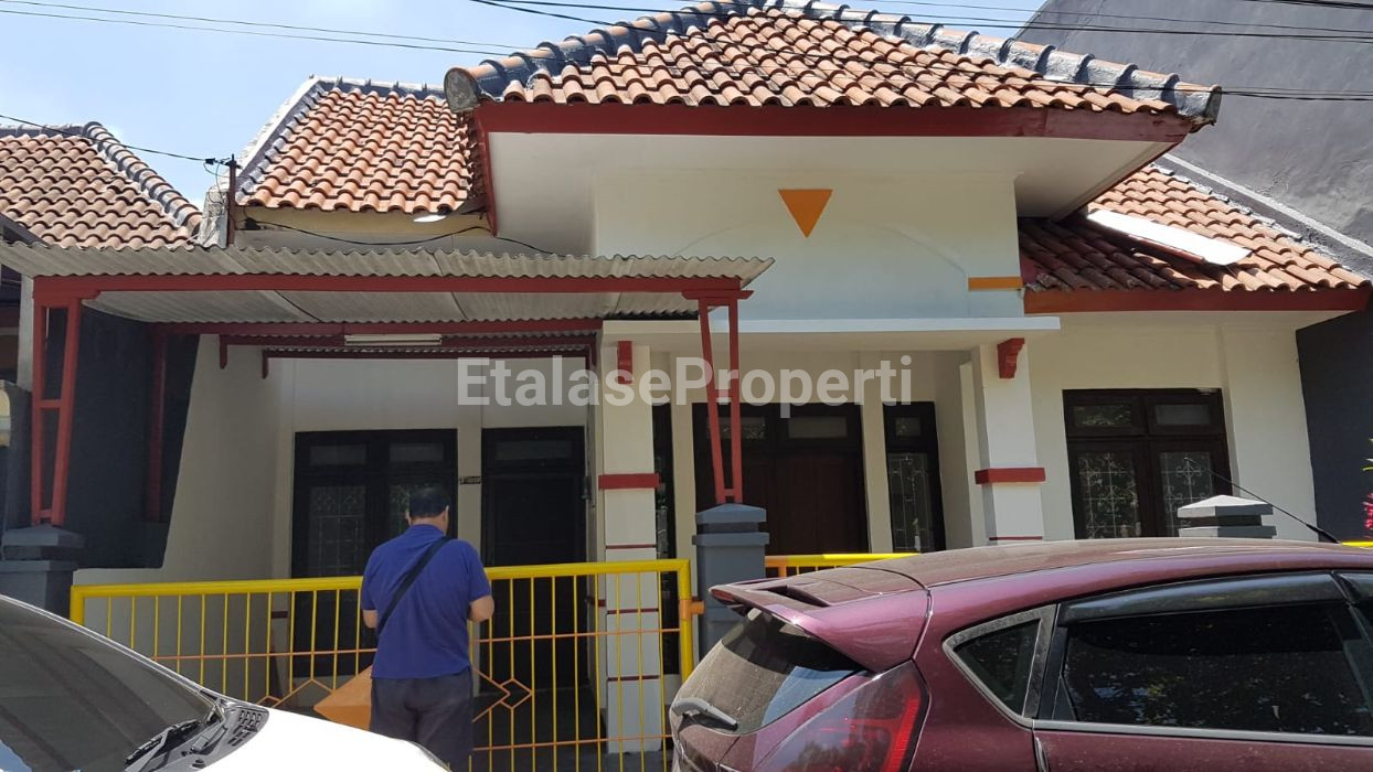 Foto properti Dijual Rumah Di Perum Kebraon Indah 1