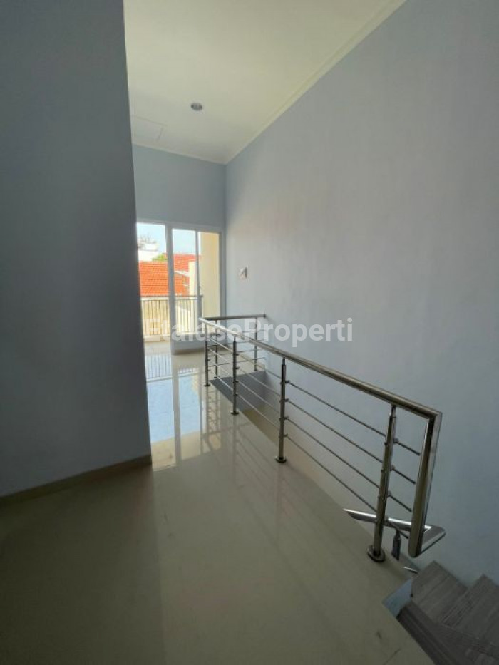 Foto properti Dijual Rumah 2 Lantai Baru Rungkut Penjaringan Asri Surabaya 9